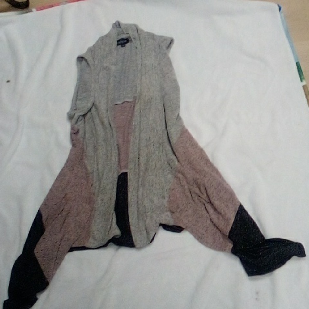 sleeveless sweater